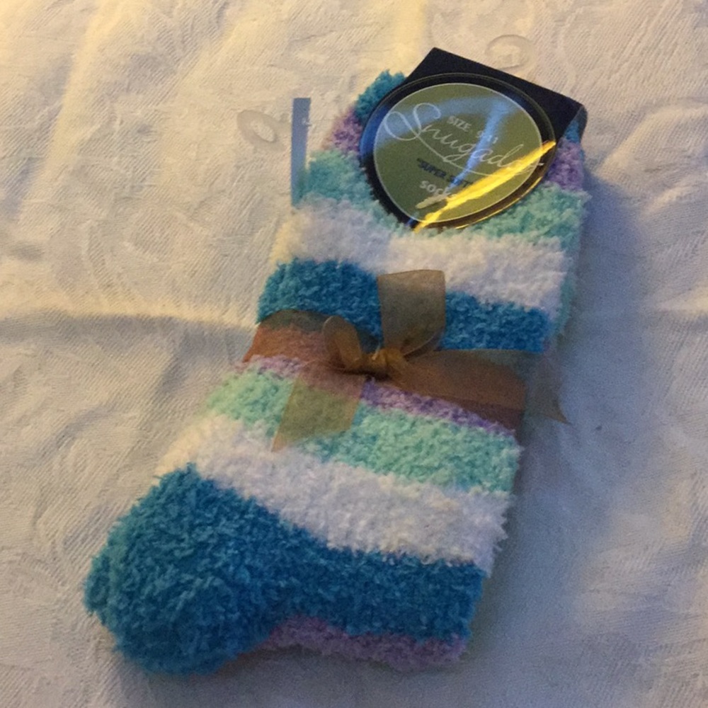 🎄NWT So Fun Snugadoo Super Soft Socks Size 9-11 🎄